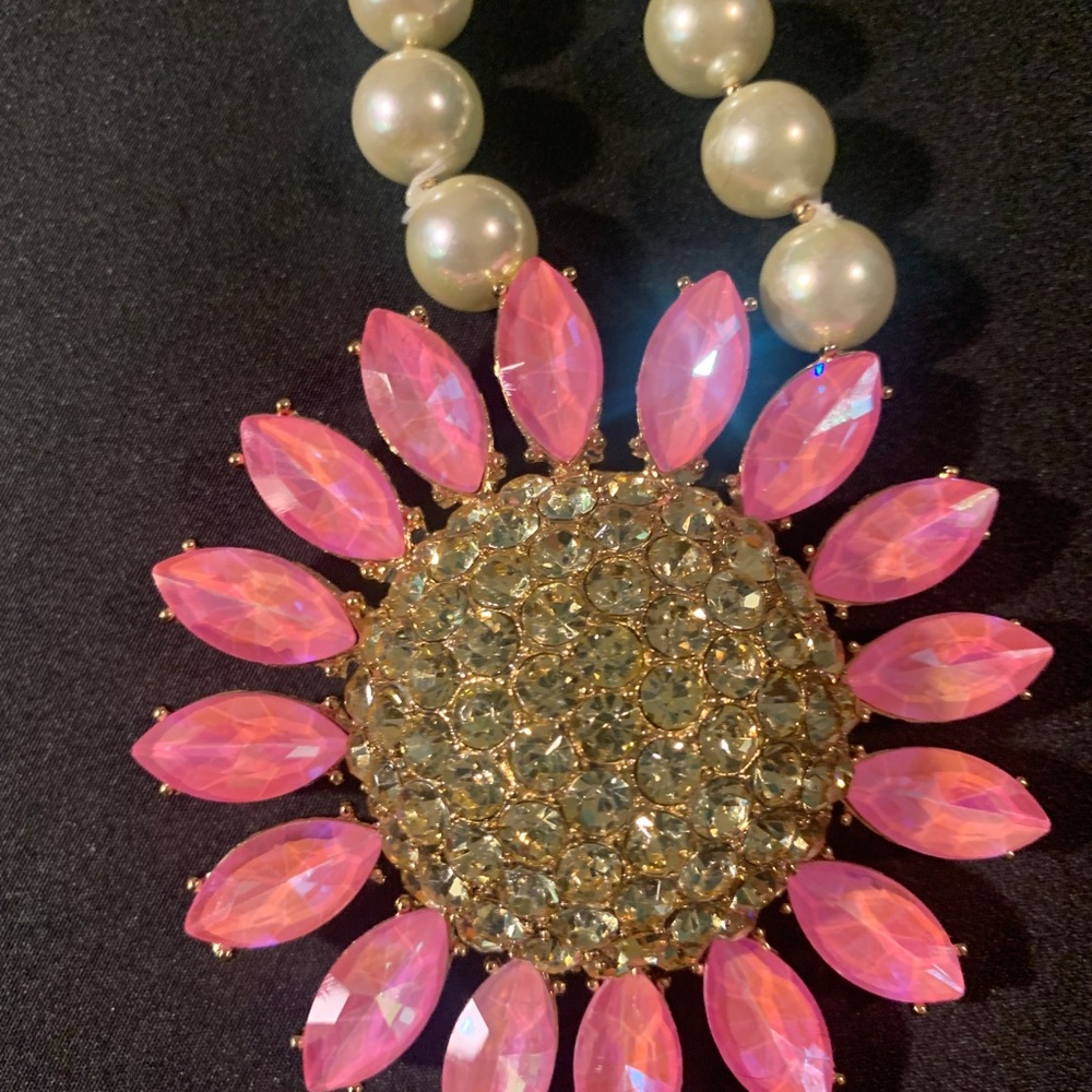 Authentic Betsey Johnson Pink and Yellow Daisy Faux Pearl Necklace - Picture 5 of 6
